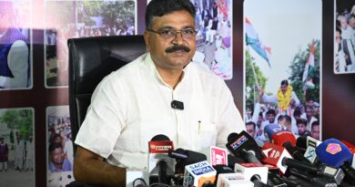 आदर्श घोटाले के पीड़ितों संग डबल गेम खेल रही भाजपा सरकार- टीकाराम जूली