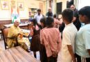 राज्यपाल पटेल ने विद्यार्थियों को वितरित किए स्कूल यूनिफॉर्म